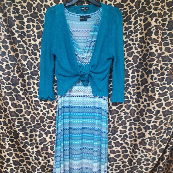 Casual dress with coordinating shrug - Picture 1 of 12